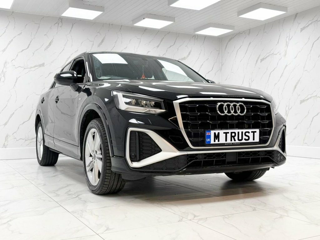 Audi Q2 1L S Line SH72FVG Black #2