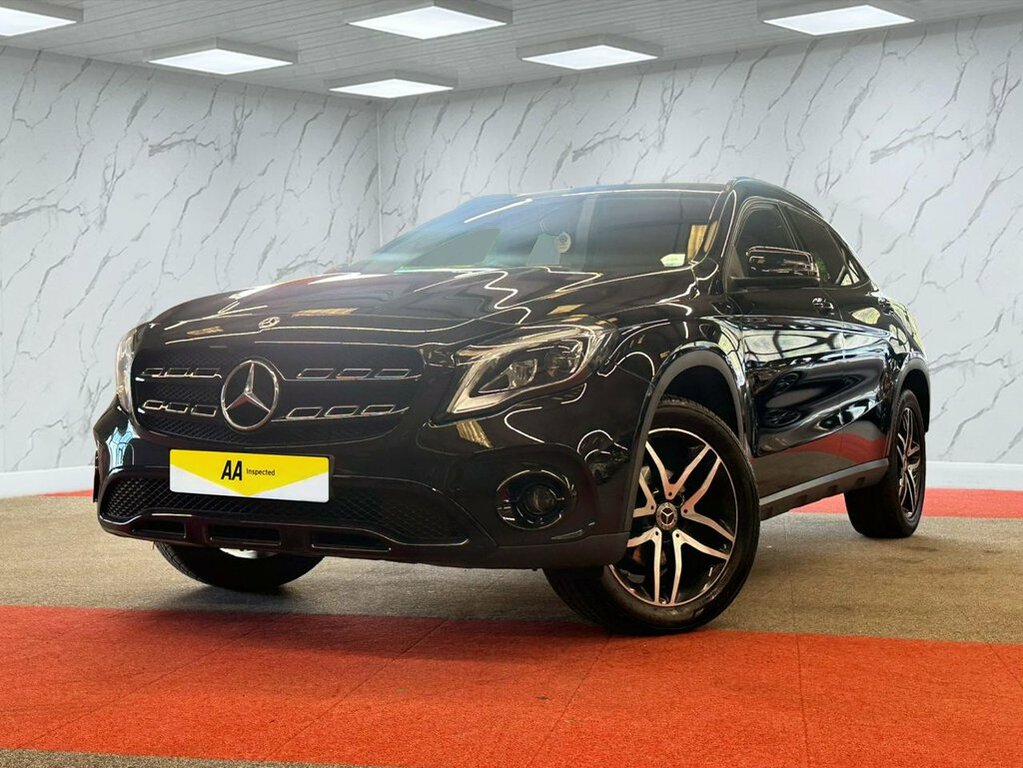 Mercedes-Benz GLA Class 1.6L Urban Edition Black #3
