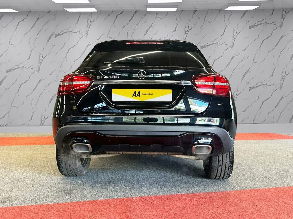 Mercedes-Benz GLA Class 1.6L Urban Edition Black #6