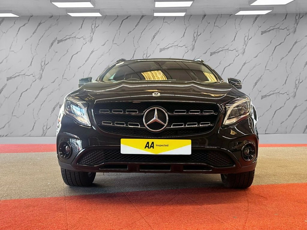 Mercedes-Benz GLA Class 1.6L Urban Edition Black #2