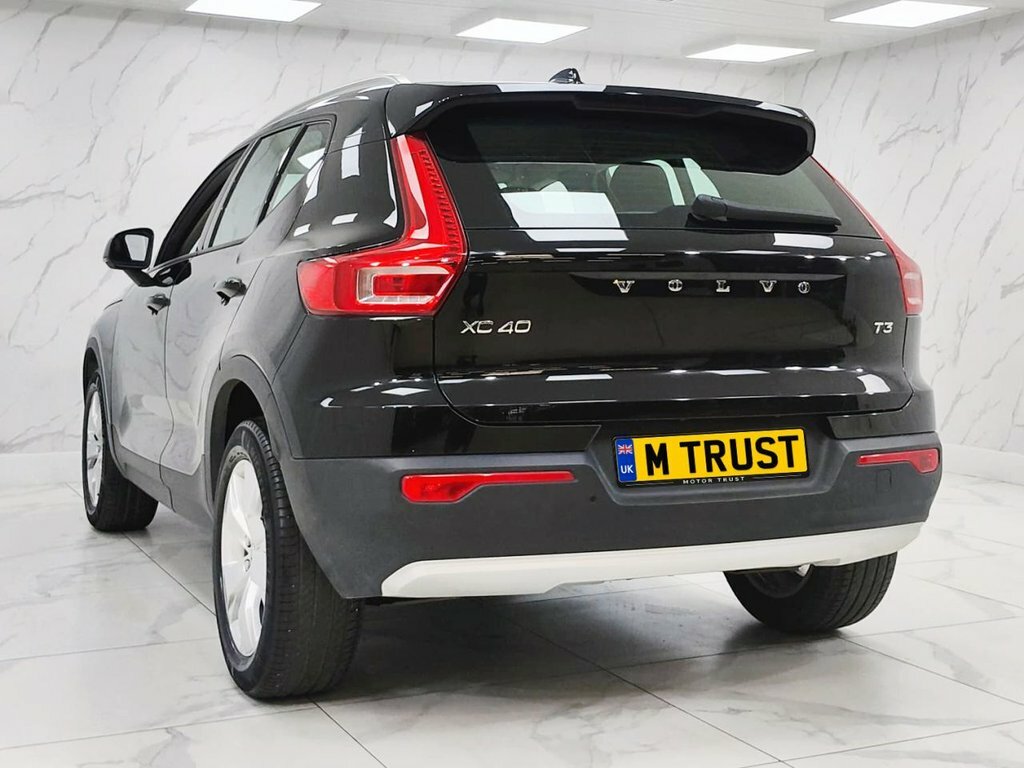 Volvo XC40 1.5L Momentum AE19GGP Black #6