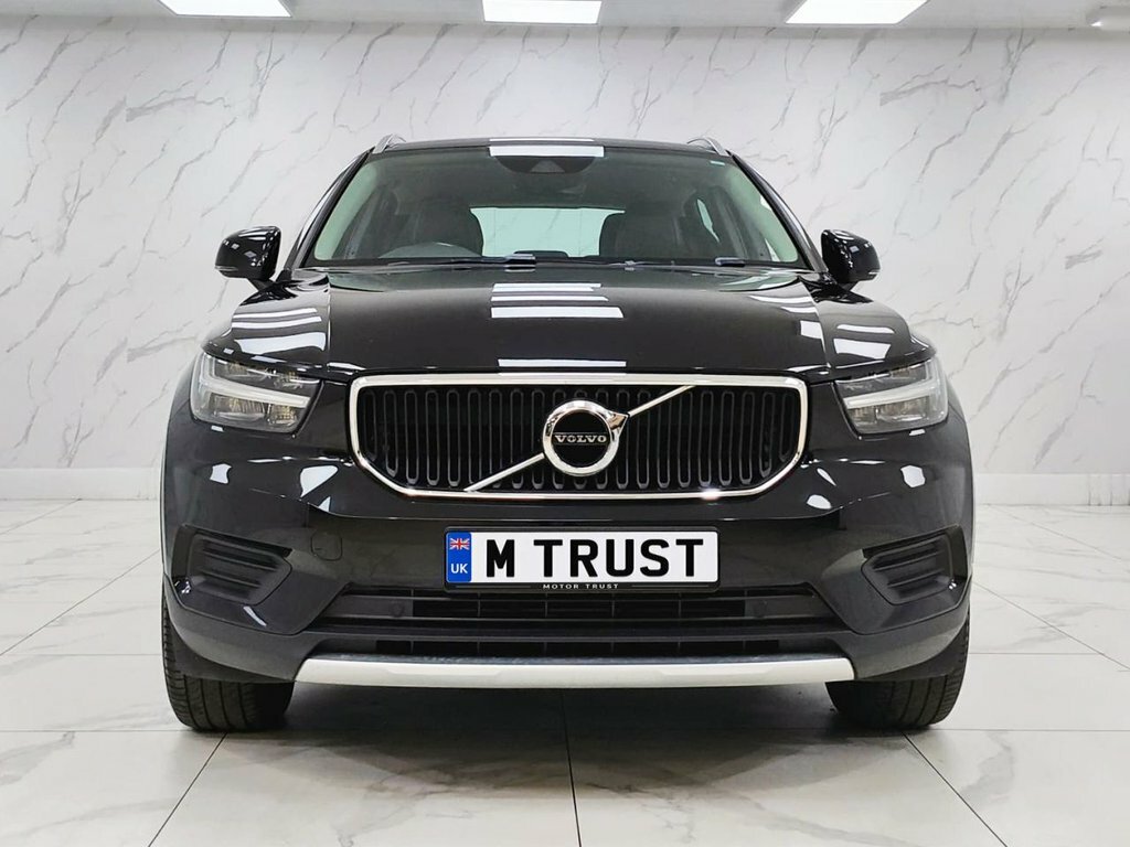 Volvo XC40 1.5L Momentum AE19GGP Black #3