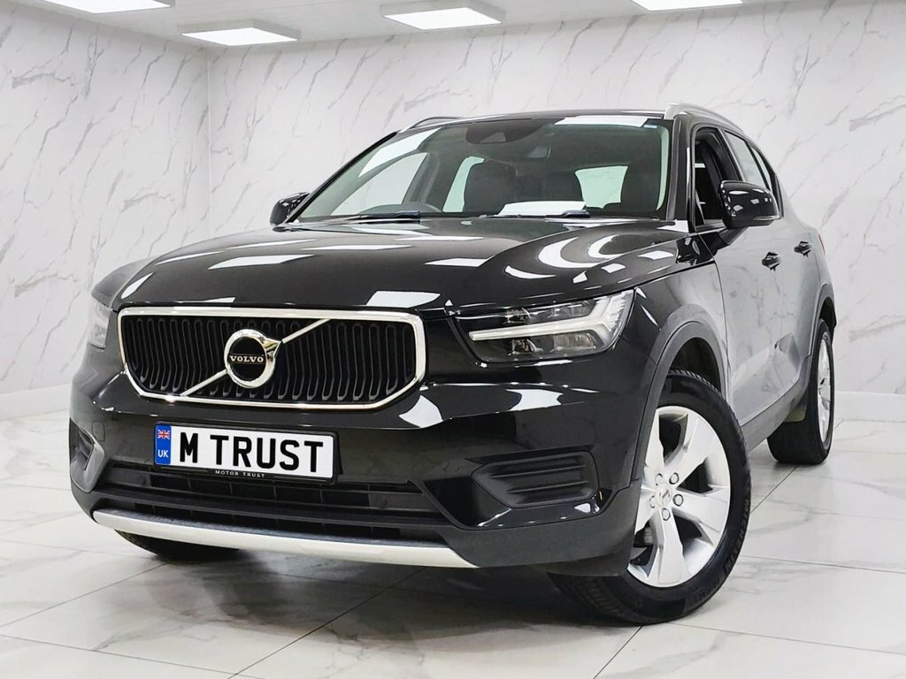 Volvo XC40 1.5L Momentum AE19GGP Black #2