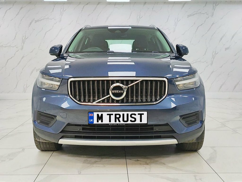 Volvo XC40 1.5L Inscription YX22ZDS Blue #3