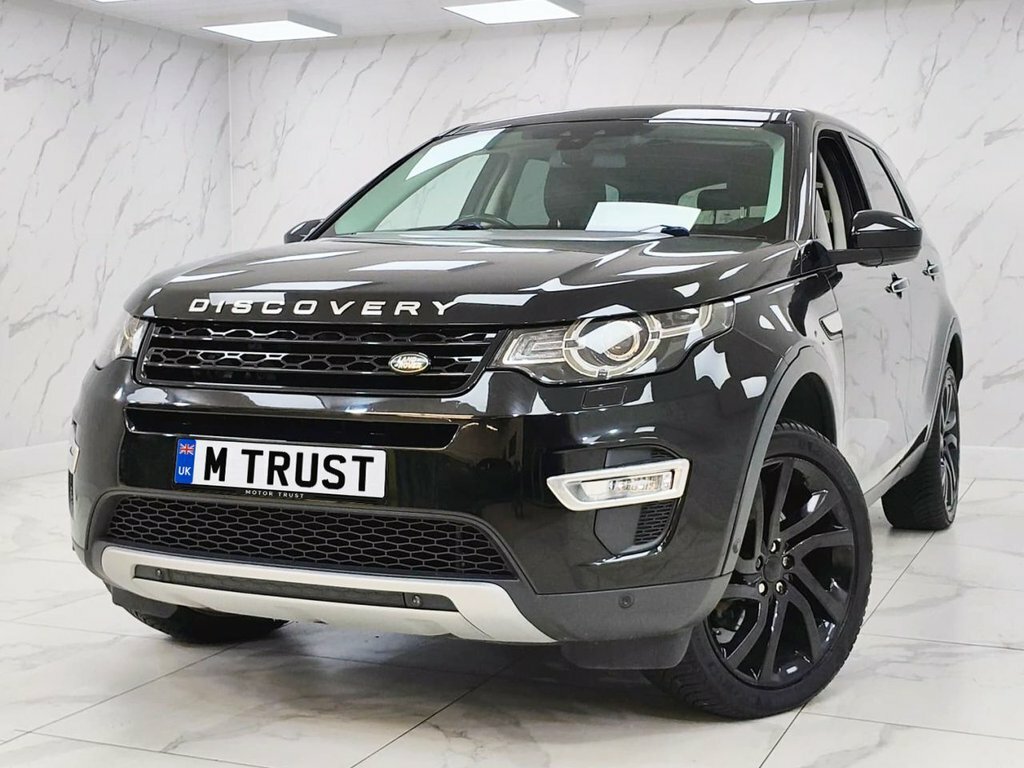 Land Rover Discovery Sport 2L Hse Luxury OY66NUF Black #2
