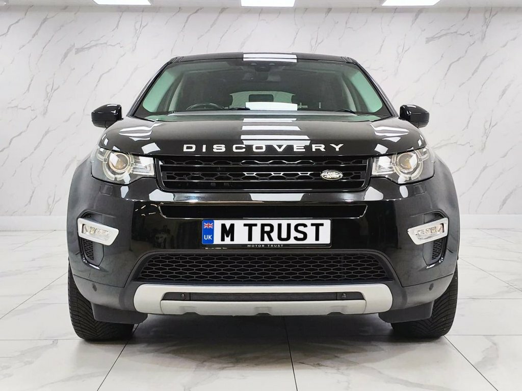 Land Rover Discovery Sport 2L Hse Luxury OY66NUF Black #3