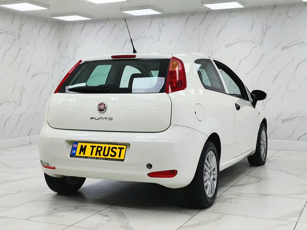 Fiat Punto 1.2L Pop White #10