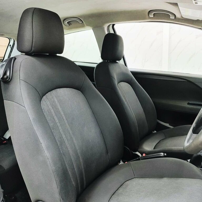 Fiat Punto 1.2L Pop White #23
