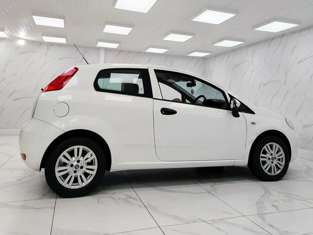 Fiat Punto 1.2L Pop White #11