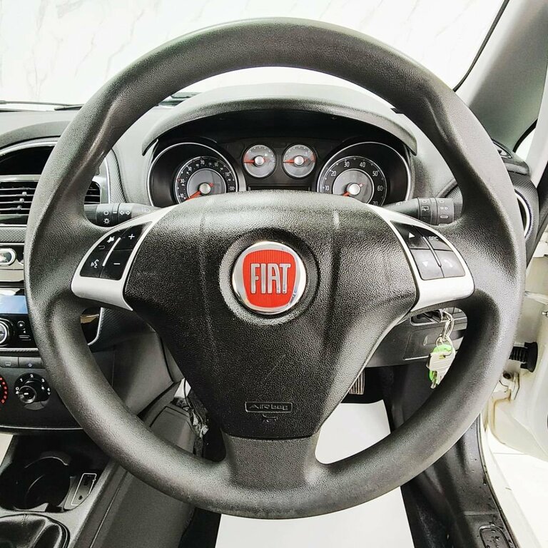 Fiat Punto 1.2L Pop White #19