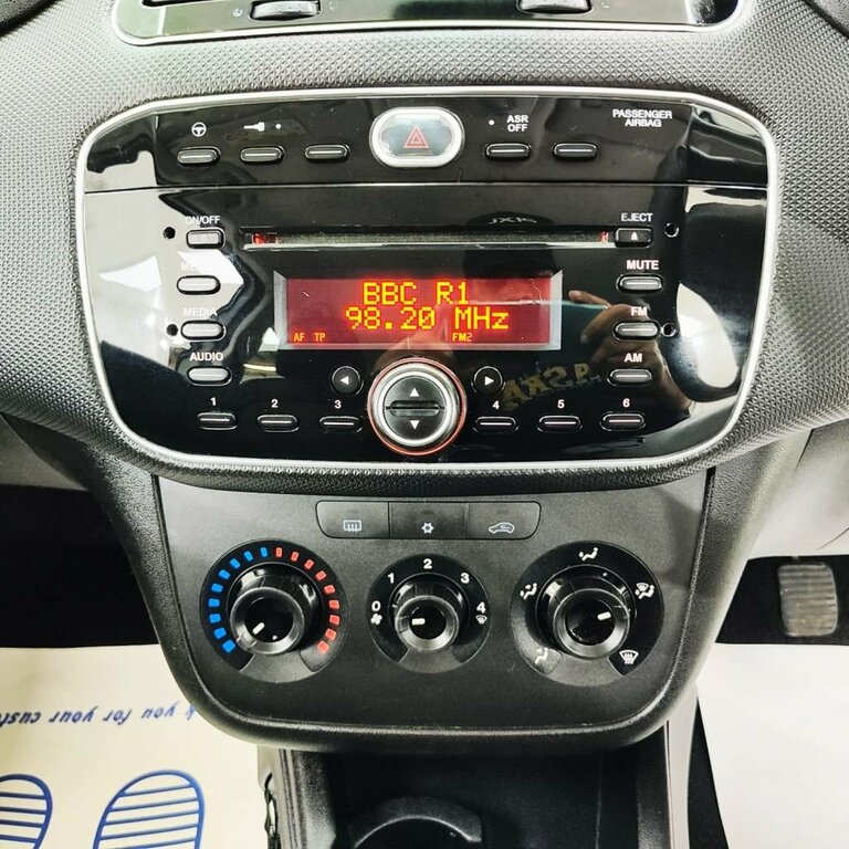 Fiat Punto 1.2L Pop White #16