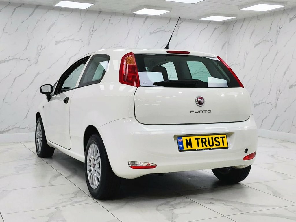 Fiat Punto 1.2L Pop White #6