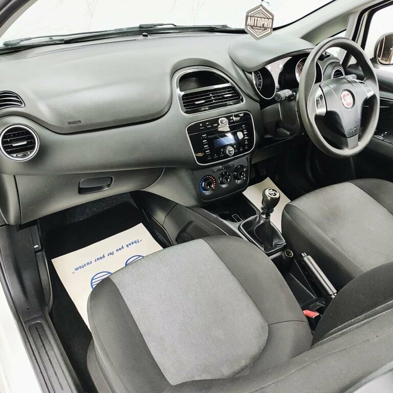 Fiat Punto 1.2L Pop White #15