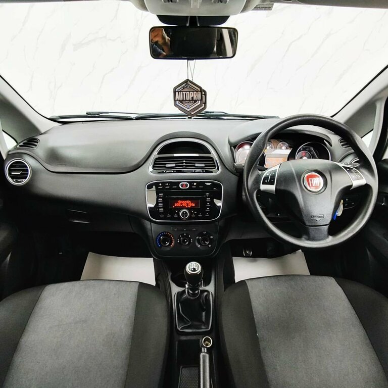 Fiat Punto 1.2 Pop Hatchback Euro 6 69 Bhp White #17