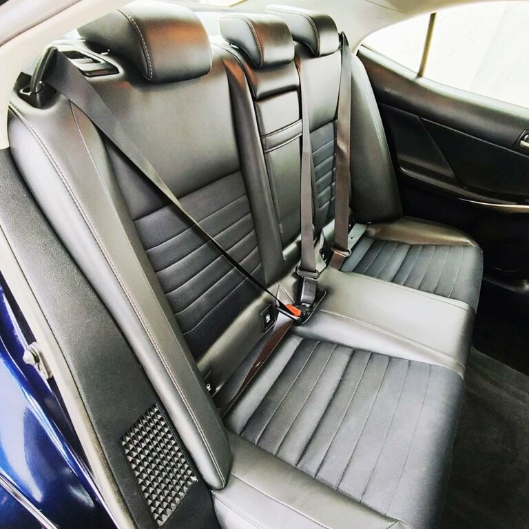 Lexus IS Advance Black #33