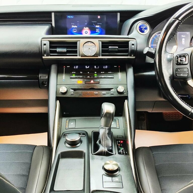Lexus IS Advance Black #24