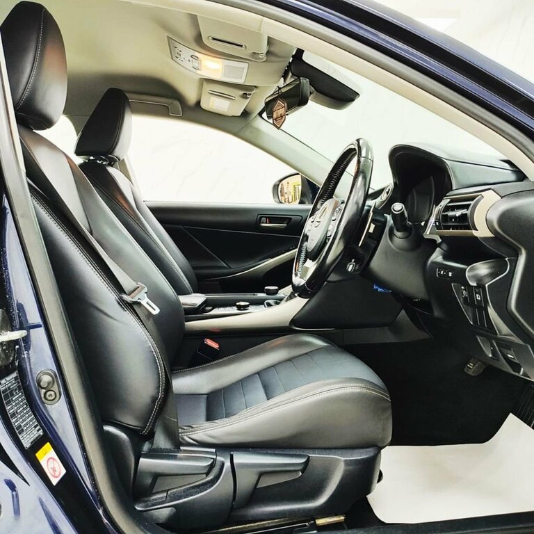 Lexus IS Advance Black #30