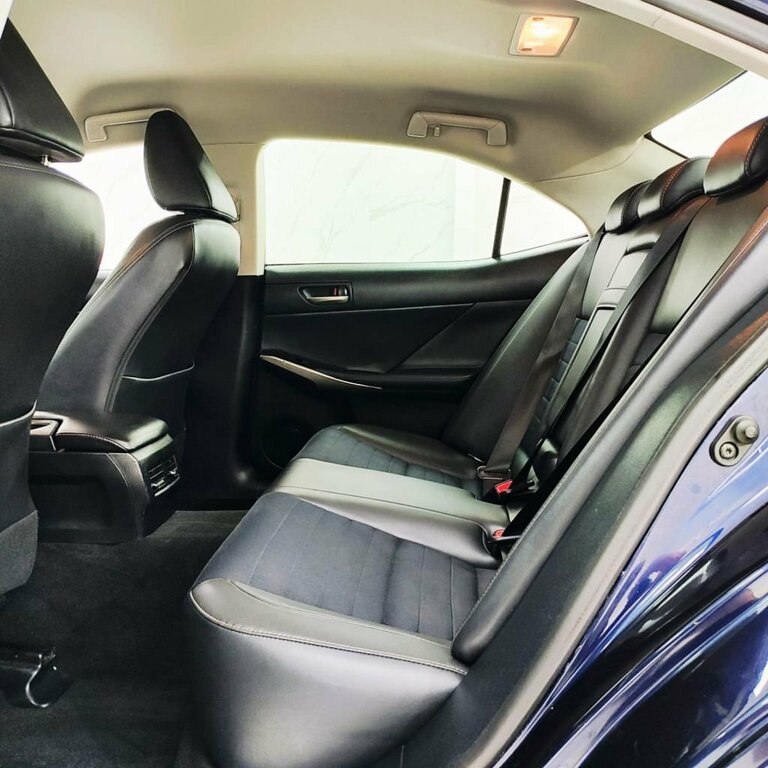 Lexus IS Advance Black #34