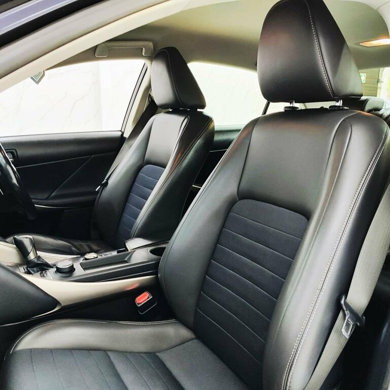 Lexus IS Advance Black #13