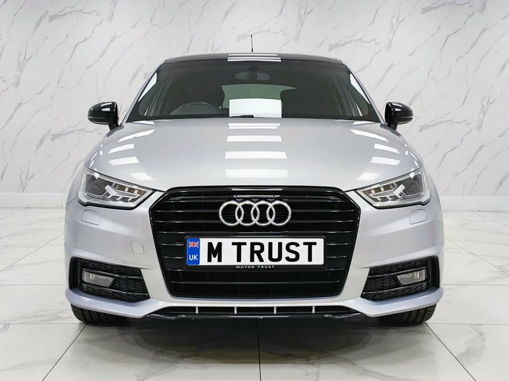Audi A1 1L Black Edition AF66VWB Silver #2