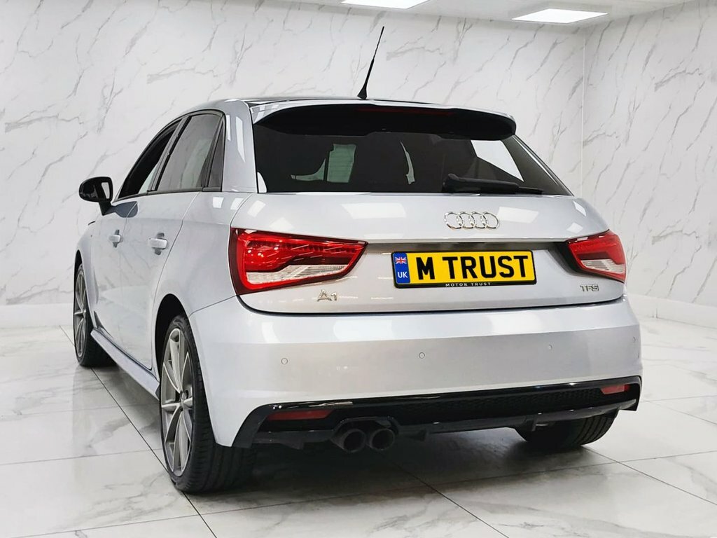 Audi A1 1L Black Edition AF66VWB Silver #5