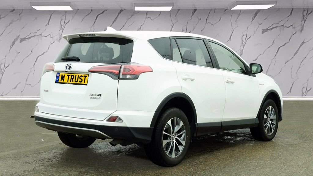 Toyota Rav 4 2L Icon White #4