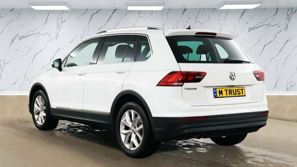 Volkswagen Tiguan 1.5L Match White #3