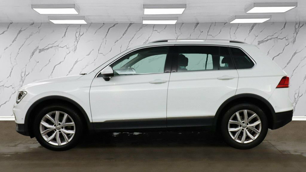 Volkswagen Tiguan 1.5L Match White #6