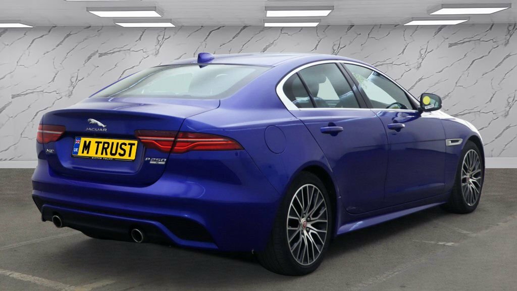 Jaguar XE 2L R-dynamic S Blue #3