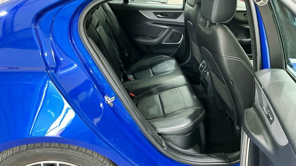 Jaguar XE R-dynamic S Blue #9