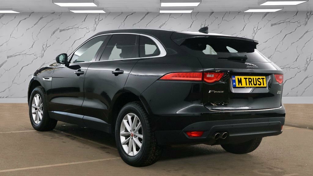 Jaguar F-Pace 2L Prestige Black #3