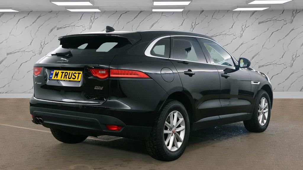 Jaguar F-Pace 2L Prestige Black #4