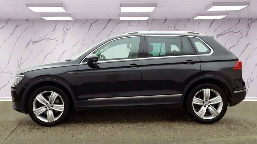 Volkswagen Tiguan 2L Sel Black #6
