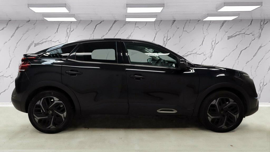 Citroen C4 1L Shine Black #4