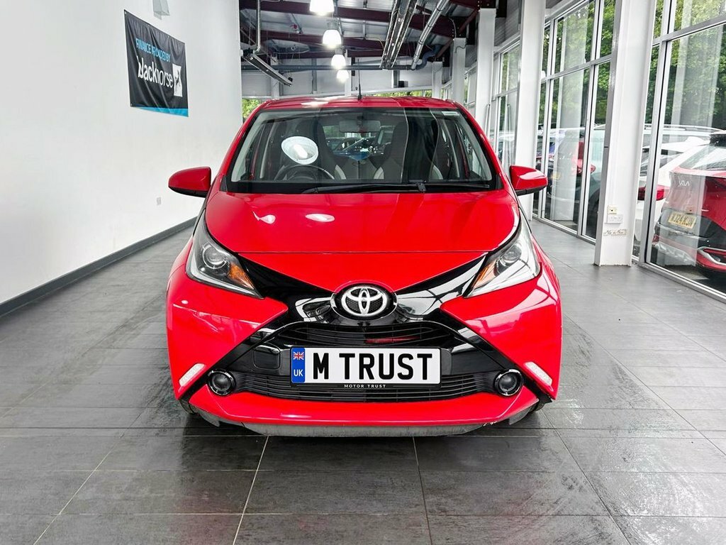 Toyota Aygo 1L X-play OV66XCP Red #3