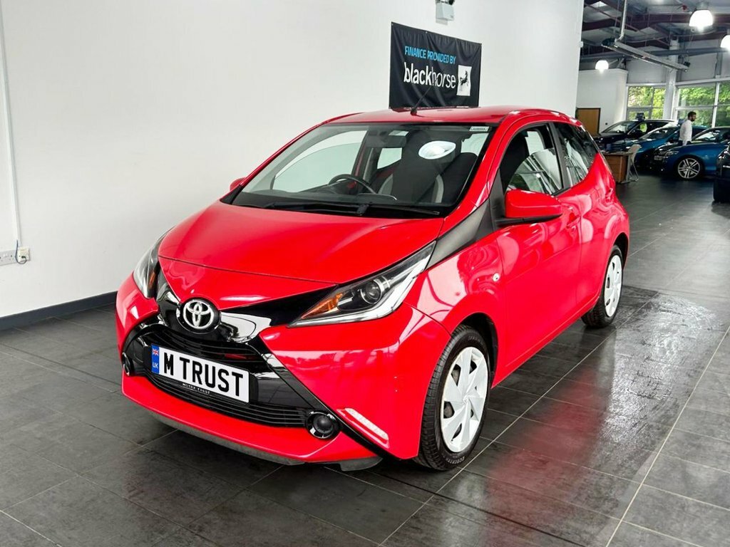 Toyota Aygo 1L X-play OV66XCP Red #4