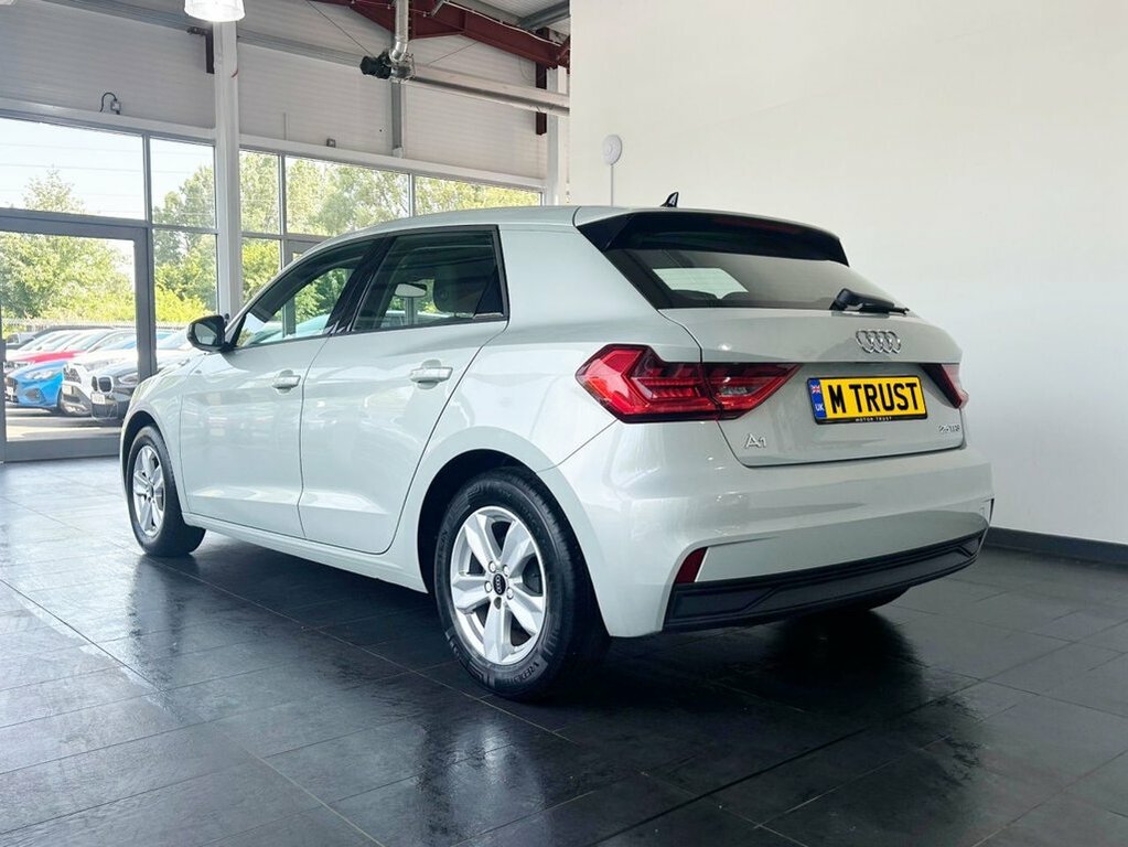 Audi A1 1L Technik YH73SWY Silver #6