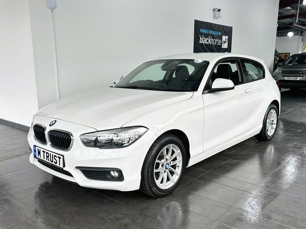 BMW 1 Series Hatchback V30LMM White #5