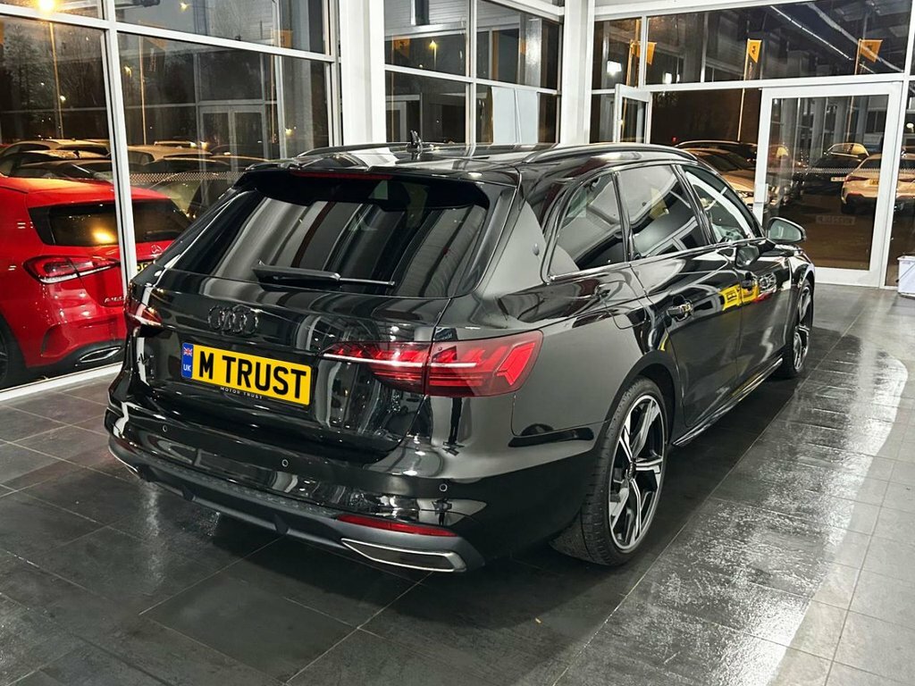 Audi A4 Avant 2L Black Edition White #8