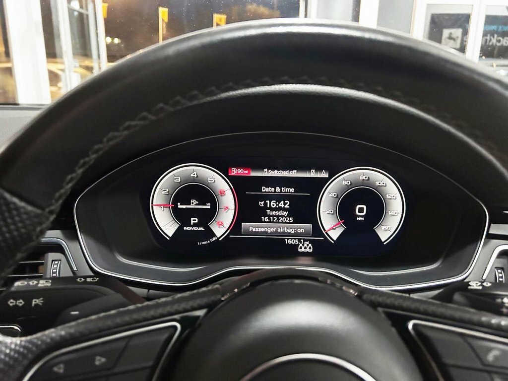 Audi A4 Avant 2L Black Edition White #15