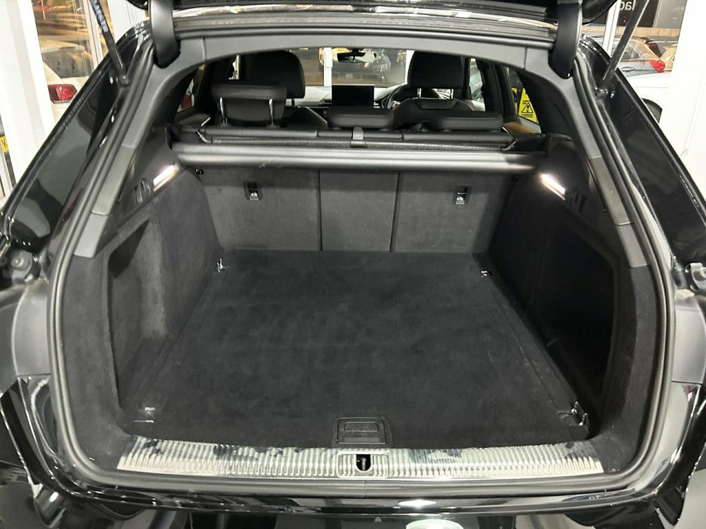 Audi A4 Avant 2L Black Edition White #20