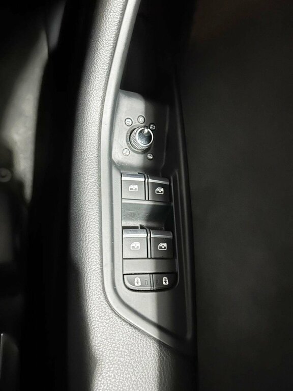 Audi A4 Avant 2L Black Edition White #17