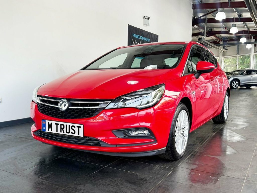 Vauxhall Astra 1.4L Elite Nav SH66YFC Red #4