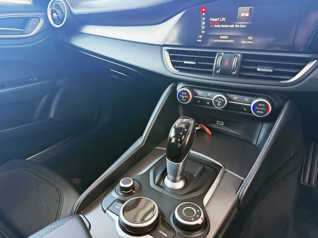 Alfa Romeo Giulia 2.0 Tb 280 Veloce White #19