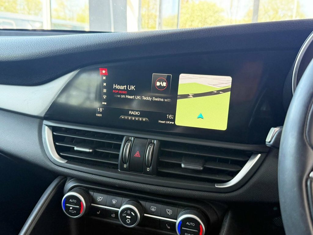 Alfa Romeo Giulia 2.0 Tb 280 Veloce White #17