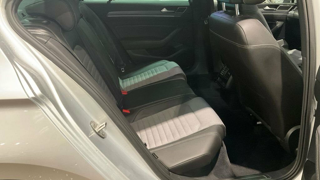 Volkswagen Passat 2.0 Tdi Se Business White #10