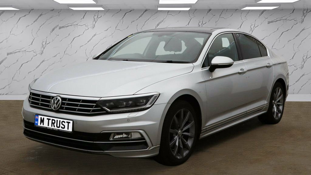 Volkswagen Passat 2.0 Tdi Se Business White #2