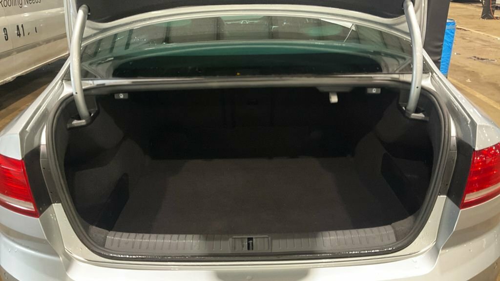 Volkswagen Passat 2.0 Tdi Se Business White #11