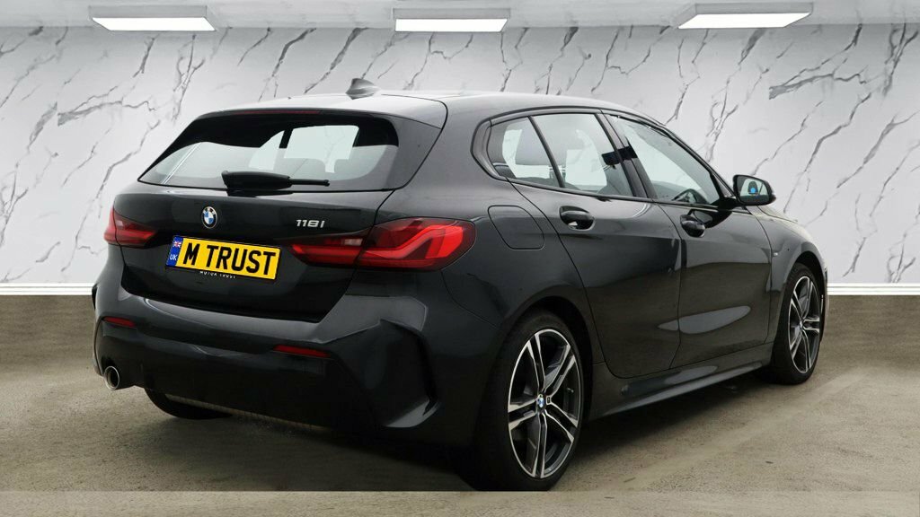 BMW 1 Series 1.5L M Sport DF71TXT Black #4