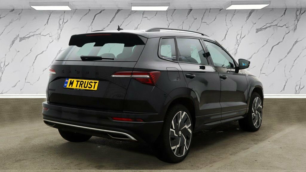 Skoda Karoq 2L Sportline VN72UKB Black #4